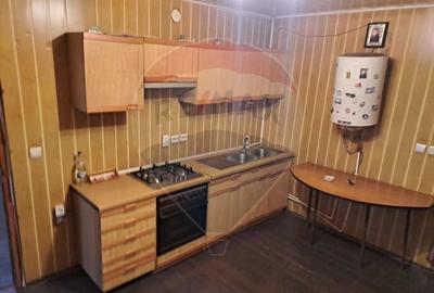 Casa / Vila cu 5 camere de vanzare - 3