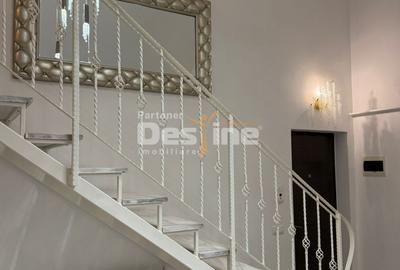 Apartament cu 3 camere decomandat în Tractorul - 11