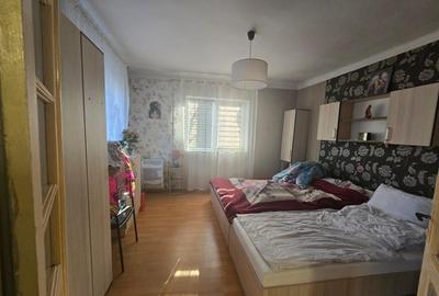 Casa de vanzare in zona centrala Oltet - 11