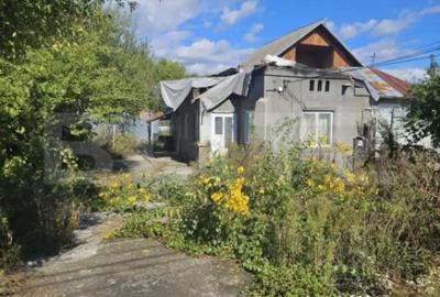 Casă cu 3 camere cu Teren 764 Mp în Central