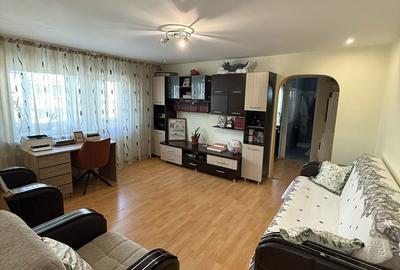 Apartament cu 3 camere semidecomandat în Exterior Vest - 2