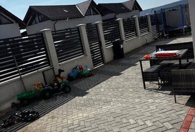 Casă individuală cu 5 camere cu Canalizare în Central - 1