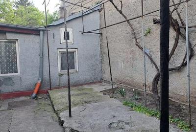 Casă cu Teren 188 Mp în Central - 1