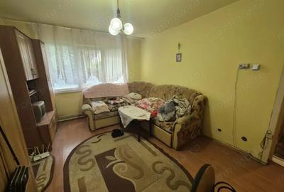 Vand apartament 2 camere Micro 1 etajul 1 - 5