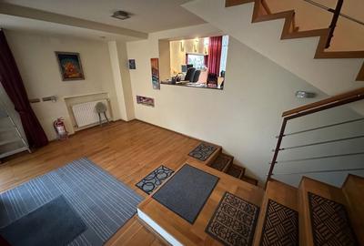 Casă / Vilă cu 6 camere în zona  Calea Aradului - 25