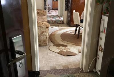 Etaj 1 proprietar .2 camere resita - 1