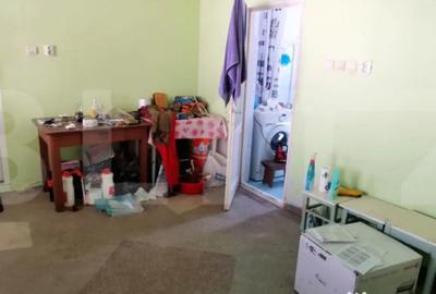 Casă cu 5 camere cu Teren 2100 Mp în Luna - 16