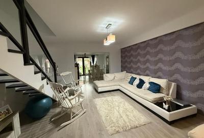 Casă cu 4 camere cu Canalizare în Dumbrăvița