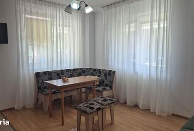 Apartament cu 2 camere decomandat în Nicolina
