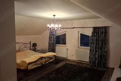 Casă cu 6 camere cu Canalizare în Central - 5