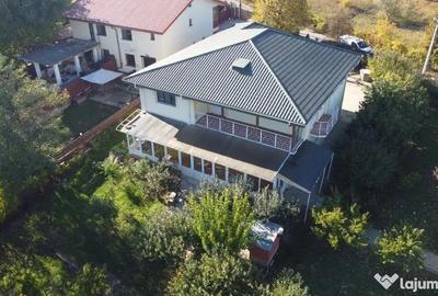 Casă cu 4 camere cu Teren 2000 Mp în Vișani - 1