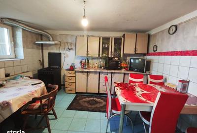 Casă cu 4 camere în Leamna de Sus - 10