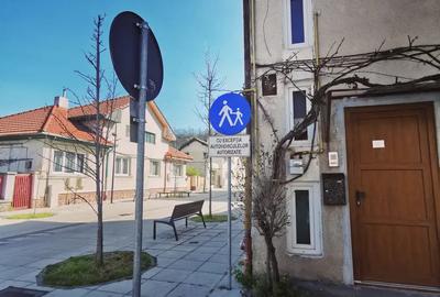 Vand apartament la casa in zona centrala Resita - 2