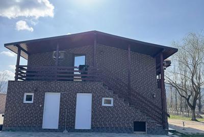 Casă cu 8 camere cu Teren 10800 Mp în Galicea - 2