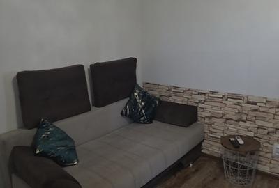 Garsonieră decomandată în Eroii Revoluției