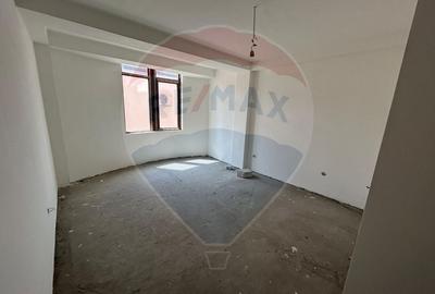 Apartament cu 3 camere decomandat în Central - 2