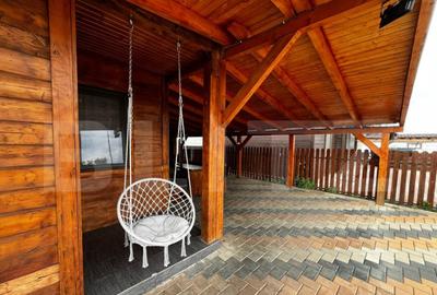 Cabana cu 3 dormitoare, 3 bai, terasa ?i teren de 400 mp