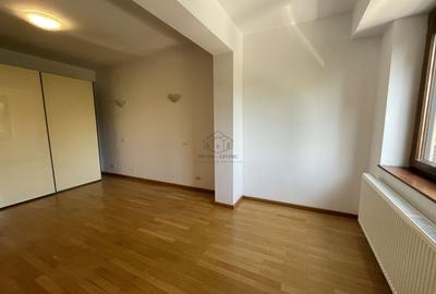 Casă individuală cu 6 camere cu Canalizare în Nord - 13