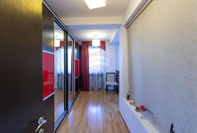 Casă cu 7 camere cu Teren 1617 Mp în Central - 26