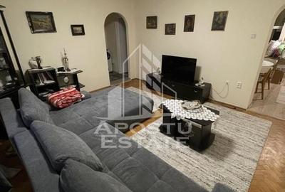 Apartament cu 2 camere semidecomandat zona Piata 700