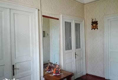 Casă cu 4 camere cu Teren 810 Mp în Fălticeni - 2