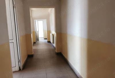 Spațiu comercial, de 698 mp, în Central - 9