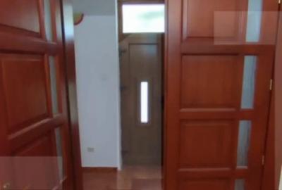 Casă cu 7 camere cu Teren 235 Mp în Brazda lui Novac - 1