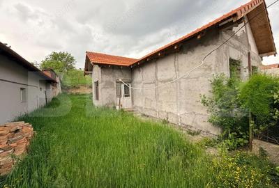 Casă cu Teren 650 Mp în Central - 4