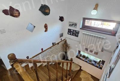 Casă cu 4 camere cu Teren 397 Mp în Central - 11