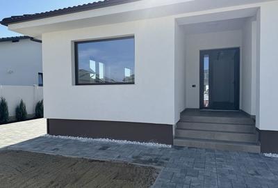 Casă cu 4 camere în Micești - 5