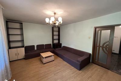 Apartament cu 4 camere în Podu Roș