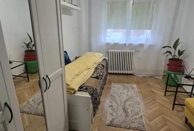 Apartament cu trei camere, zona Cri?an, etajul 1 - 12