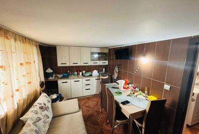 Casă cu 3 camere decomandat în Frăsinet - 3