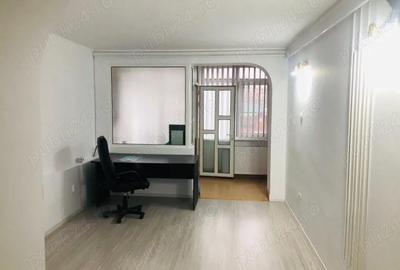 Spațiu comercial, de 28 mp, în Central