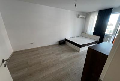 Apartament cu 2 camere decomandat, mobilat în Tractorul - 4