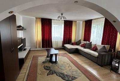 Casă cu 4 camere în Central - 2