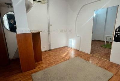 Casă individuală cu 8 camere cu Canalizare în P-ța Muncii - 9