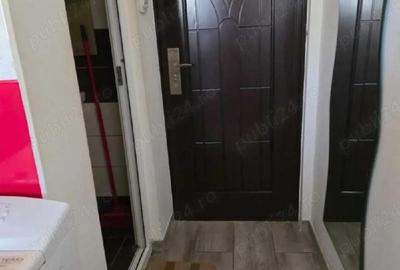 Garsonieră decomandată, mobilată în UTA - 3