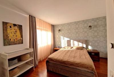 Casă cu 5 camere cu Canalizare în Central - 3