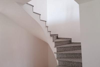 Casa - vila de vanzare construita in stil italian - 16