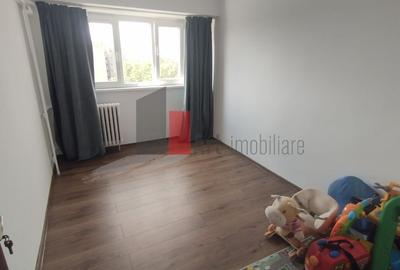 Vânzare apartament decomandat 4 camere Bd. Obregia - Pasajul Europa Unită - 13