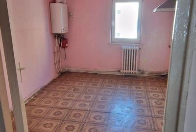 Apartament 4 camere, zona Astoria, etaj 2 - 1
