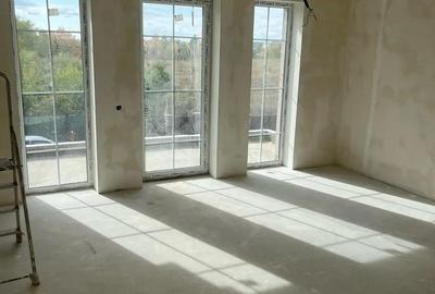 Casă cu 5 camere în Central