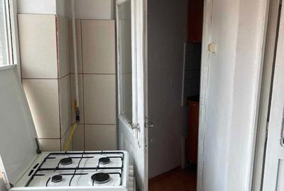 Garsonieră decomandată în Central - 7