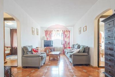 De vanzare 4 camere Racadau-zona Parcul Trandafirilor - 2