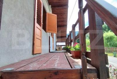 Casă cu 7 camere cu Teren 440 Mp în Poiana - 9