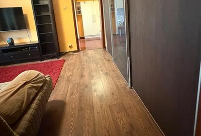 Apartament cu 2 camere semidecomandat, mobilat în Turda