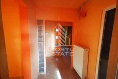 Apartament cu 3 camere, decomandat, 2 balcoane, 2 bai,etaj intermediar - 3