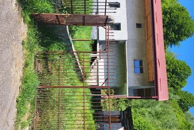 Casă cu 4 camere în Uric - 2