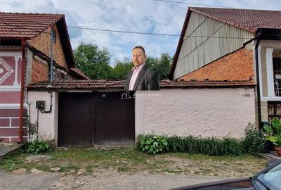 Casă cu Teren 576 Mp în Clocotici - 4